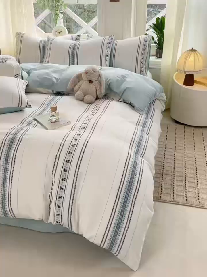 91家纺网 家纺一手货源 找家纺 灰鲸 2026新款A类全棉纯棉色织提花四件套 费尔岛小马-蓝