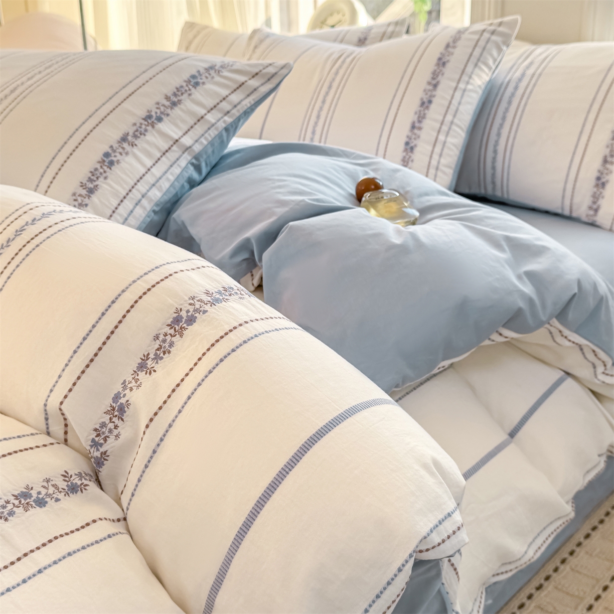 91家纺网 家纺一手货源 找家纺 灰鲸 2026新款A类全棉纯棉色织提花四件套 罗兰-蓝