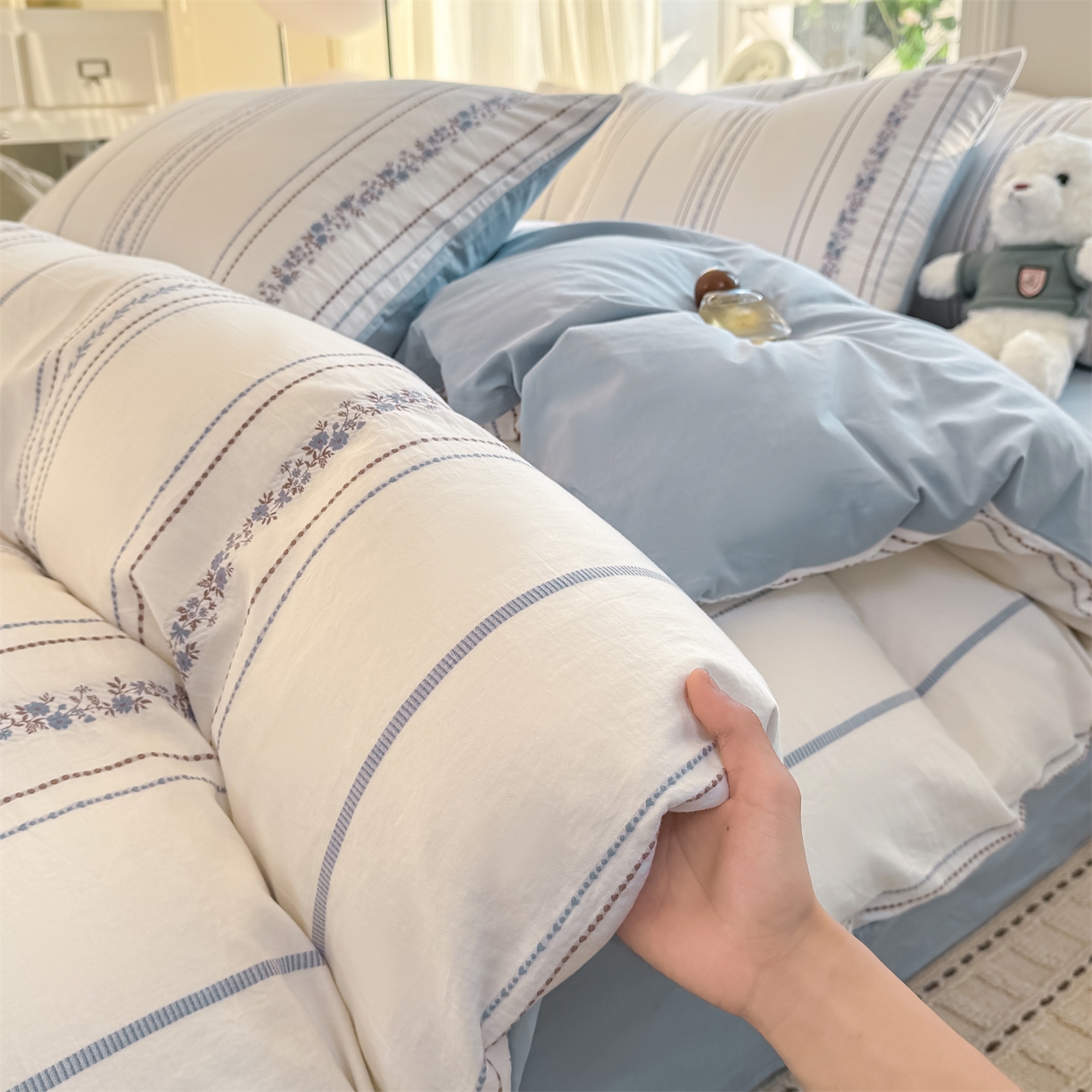 91家纺网 家纺一手货源 找家纺 灰鲸 2026新款A类全棉纯棉色织提花四件套 罗兰-蓝