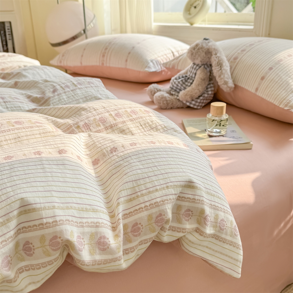 91家纺网 家纺一手货源 找家纺 灰鲸 2026新款A类全棉纯棉色织提花四件套 木槿-粉