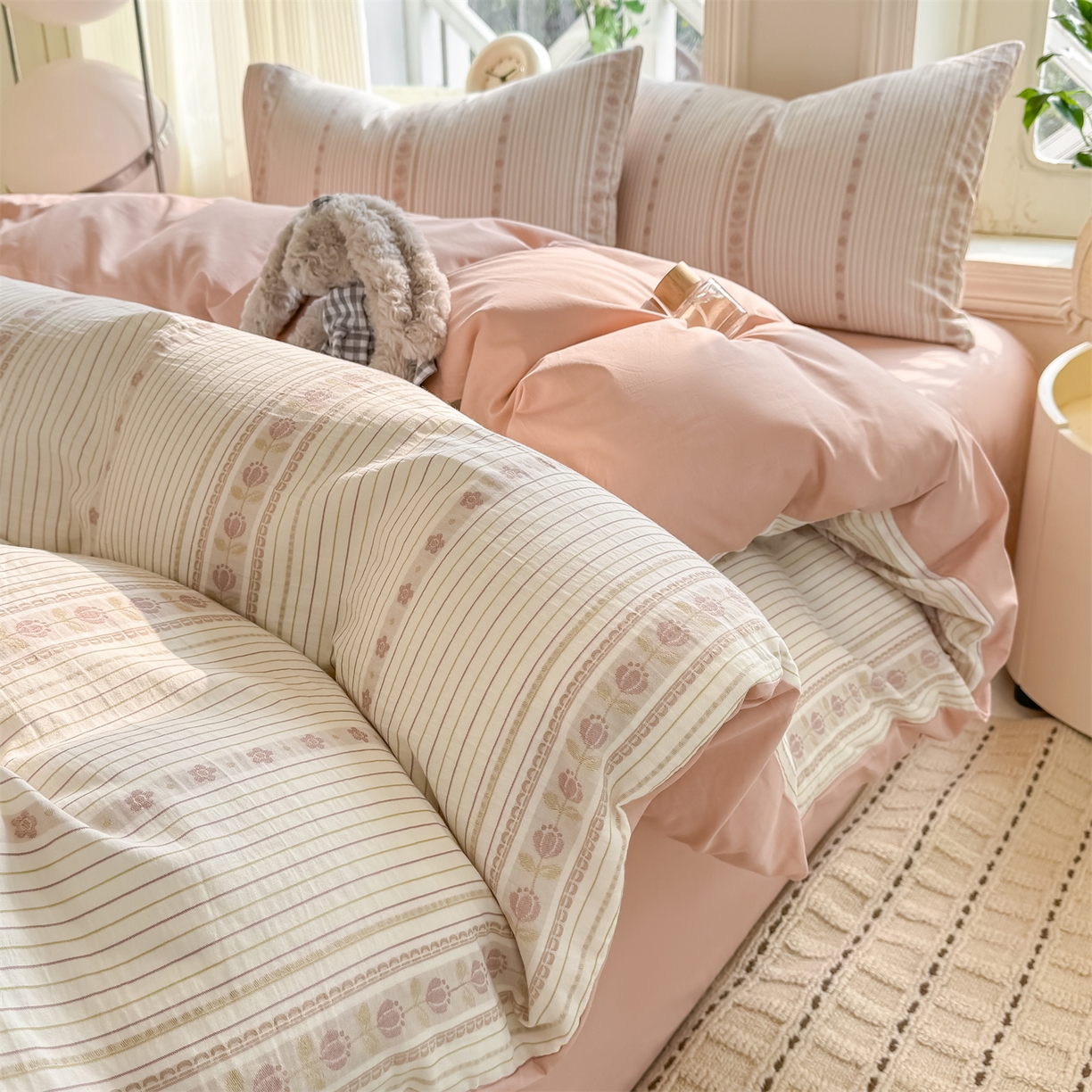 91家纺网 家纺一手货源 找家纺 灰鲸 2026新款A类全棉纯棉色织提花四件套 木槿-粉