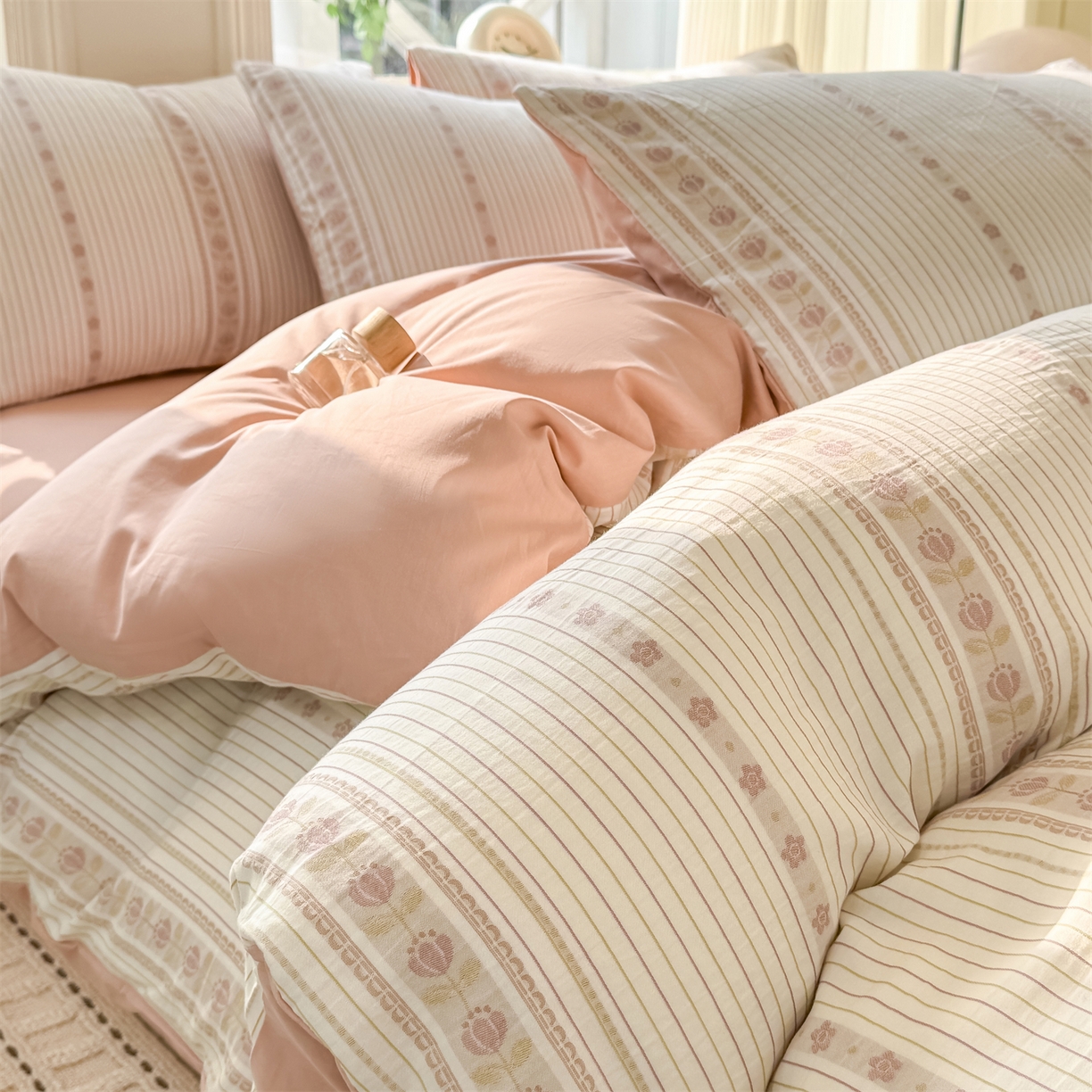 91家纺网 家纺一手货源 找家纺 灰鲸 2026新款A类全棉纯棉色织提花四件套 木槿-粉