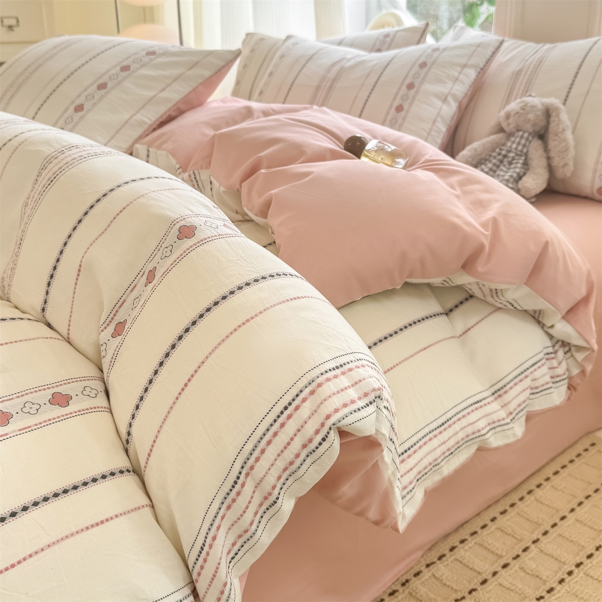 91家纺网 家纺一手货源 找家纺 灰鲸 2026新款A类全棉纯棉色织提花四件套 四叶星语-粉