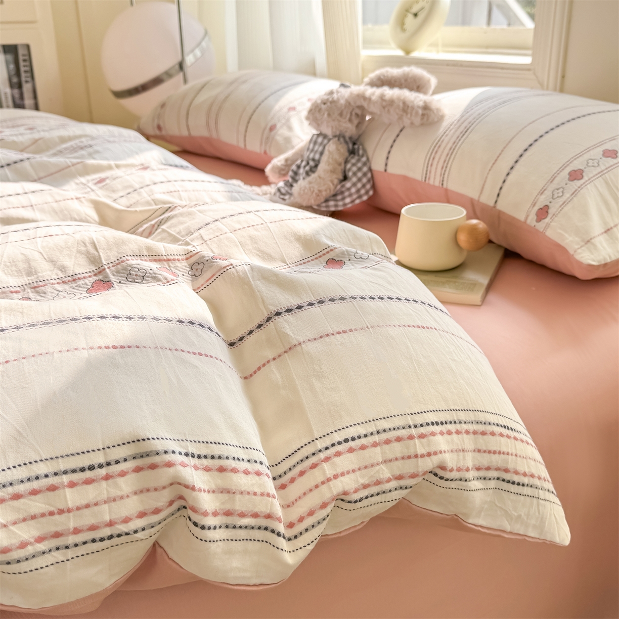 91家纺网 家纺一手货源 找家纺 灰鲸 2026新款A类全棉纯棉色织提花四件套 四叶星语-粉