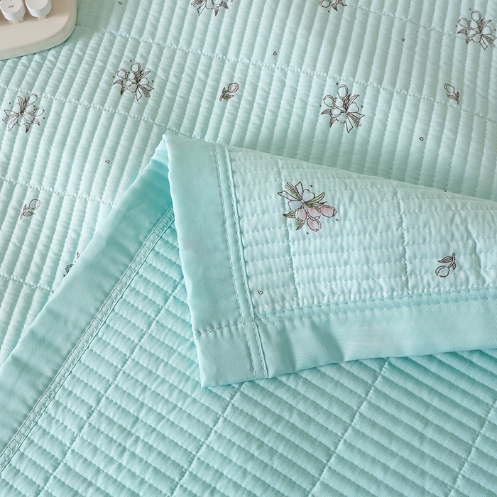 91家纺网 家纺一手货源 找家纺 诗雅 2026新款简约夹棉床盖 花束