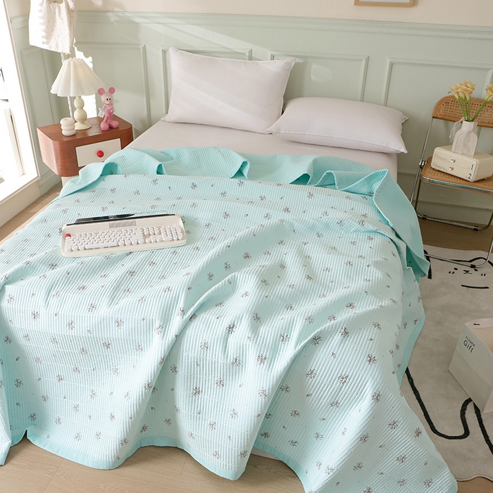 91家纺网 家纺一手货源 找家纺 诗雅 2026新款简约夹棉床盖 花束