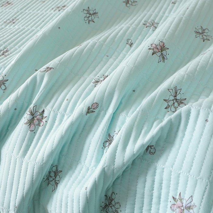 91家纺网 家纺一手货源 找家纺 诗雅 2026新款简约夹棉床盖 花束