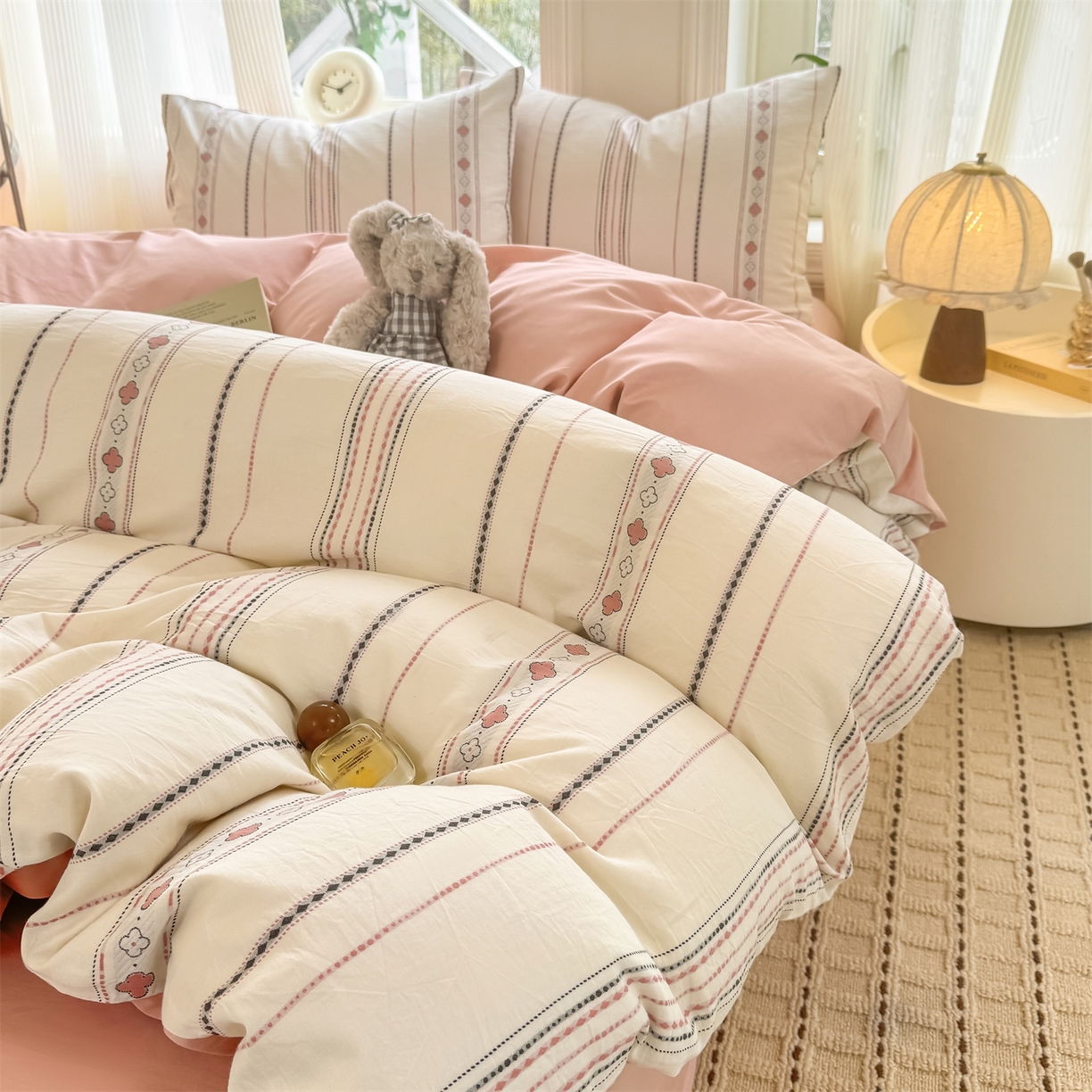 91家纺网 家纺一手货源 找家纺 灰鲸 2026新款A类全棉纯棉色织提花四件套 四叶星语-粉