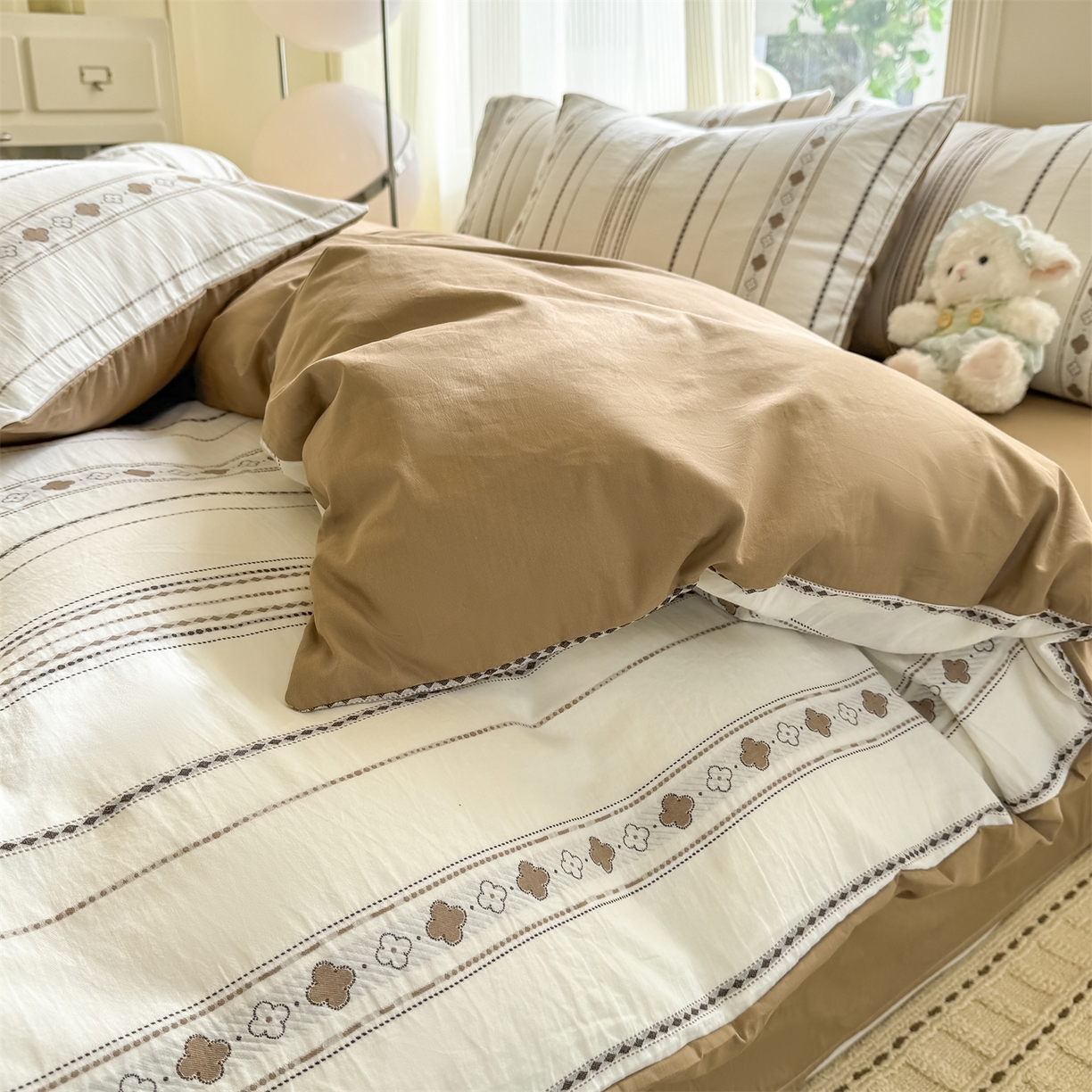 91家纺网 家纺一手货源 找家纺 灰鲸 2026新款A类全棉纯棉色织提花四件套 四叶星语-咖