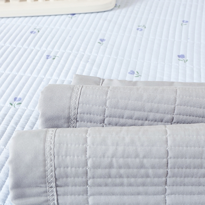 91家纺网 家纺一手货源 找家纺 诗雅 2026新款简约夹棉床盖 蓝野