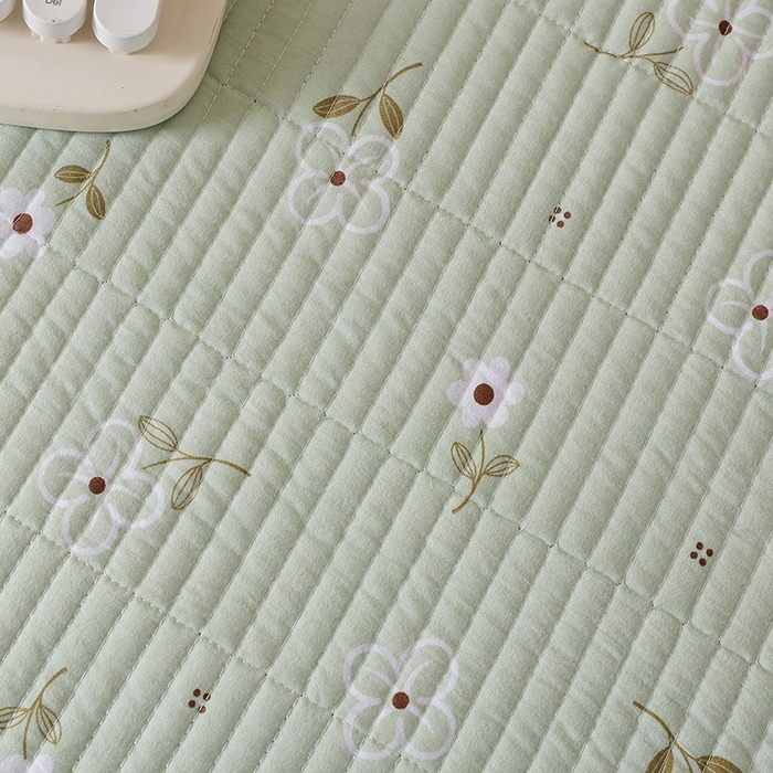 91家纺网 家纺一手货源 找家纺 诗雅 2026新款简约夹棉床盖 绿茵