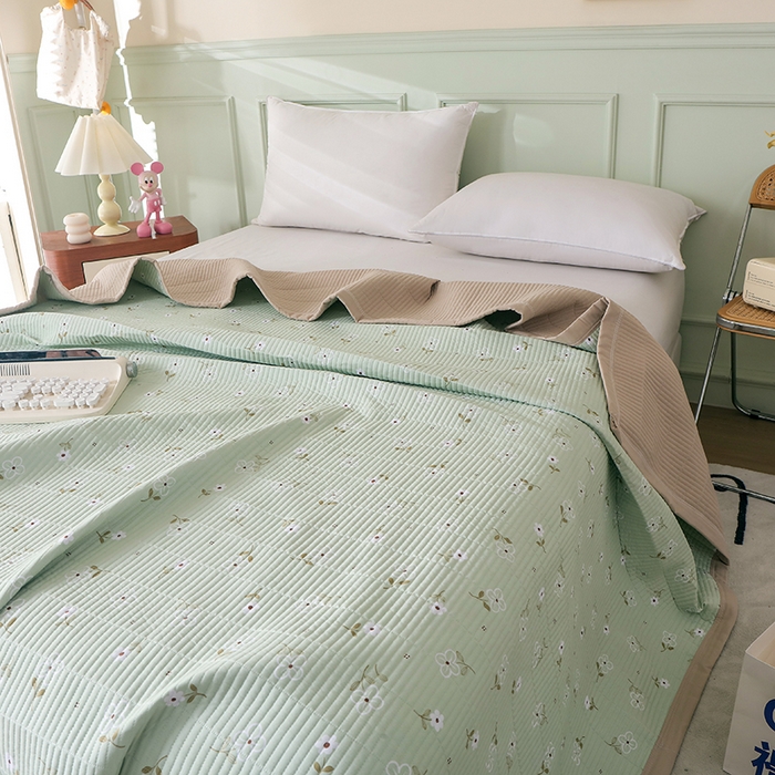 91家纺网 家纺一手货源 找家纺 诗雅 2026新款简约夹棉床盖 绿茵