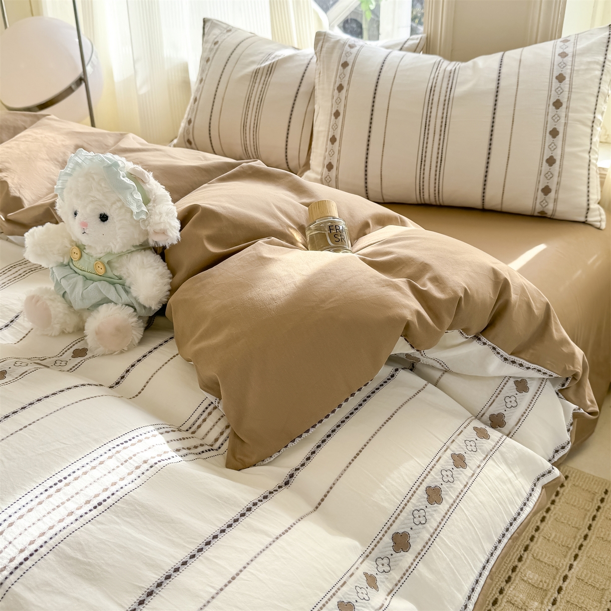 91家纺网 家纺一手货源 找家纺 灰鲸 2026新款A类全棉纯棉色织提花四件套 四叶星语-咖