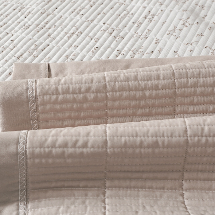 91家纺网 家纺一手货源 找家纺 诗雅 2026新款简约夹棉床盖 枝蔓