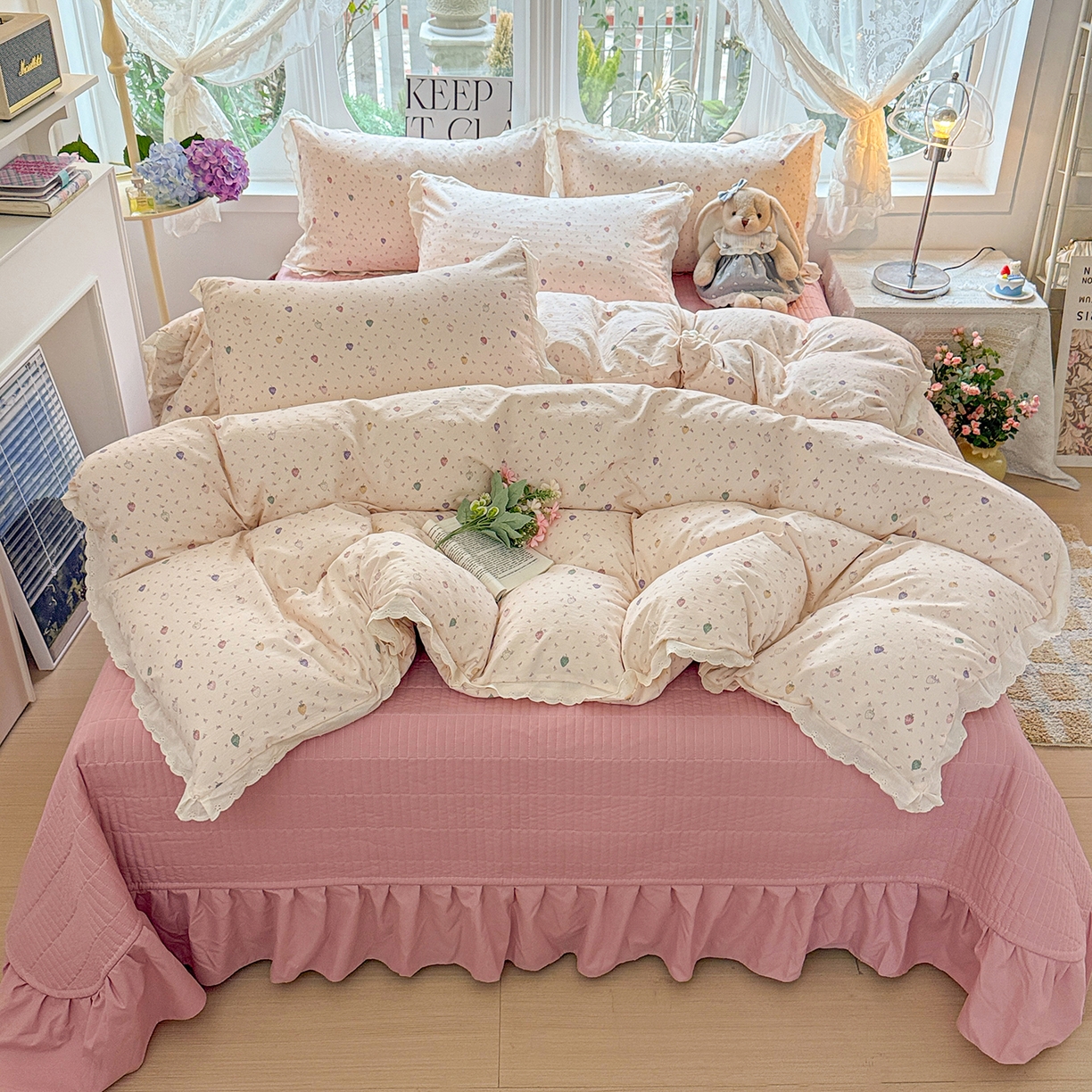 91家纺网 家纺一手货源 找家纺 （总）梦莱斯 2025新款全消光床盖款牛奶绒刺绣四件套-山茶花