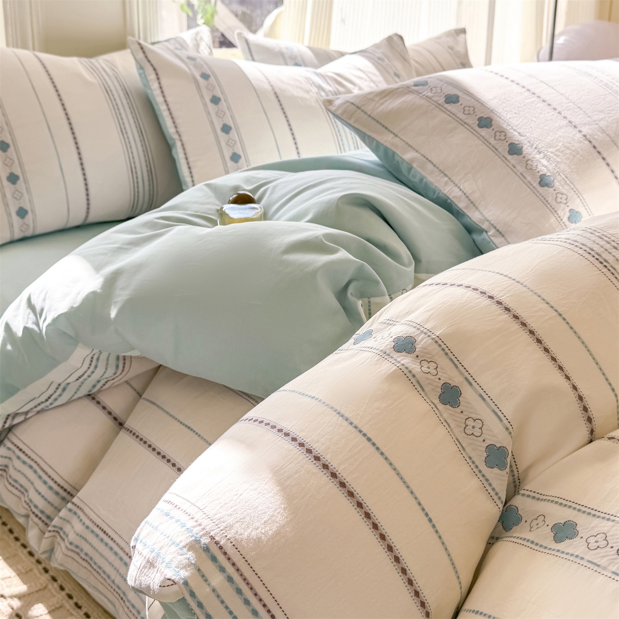 91家纺网 家纺一手货源 找家纺 灰鲸 2026新款A类全棉纯棉色织提花四件套 四叶星语-蓝