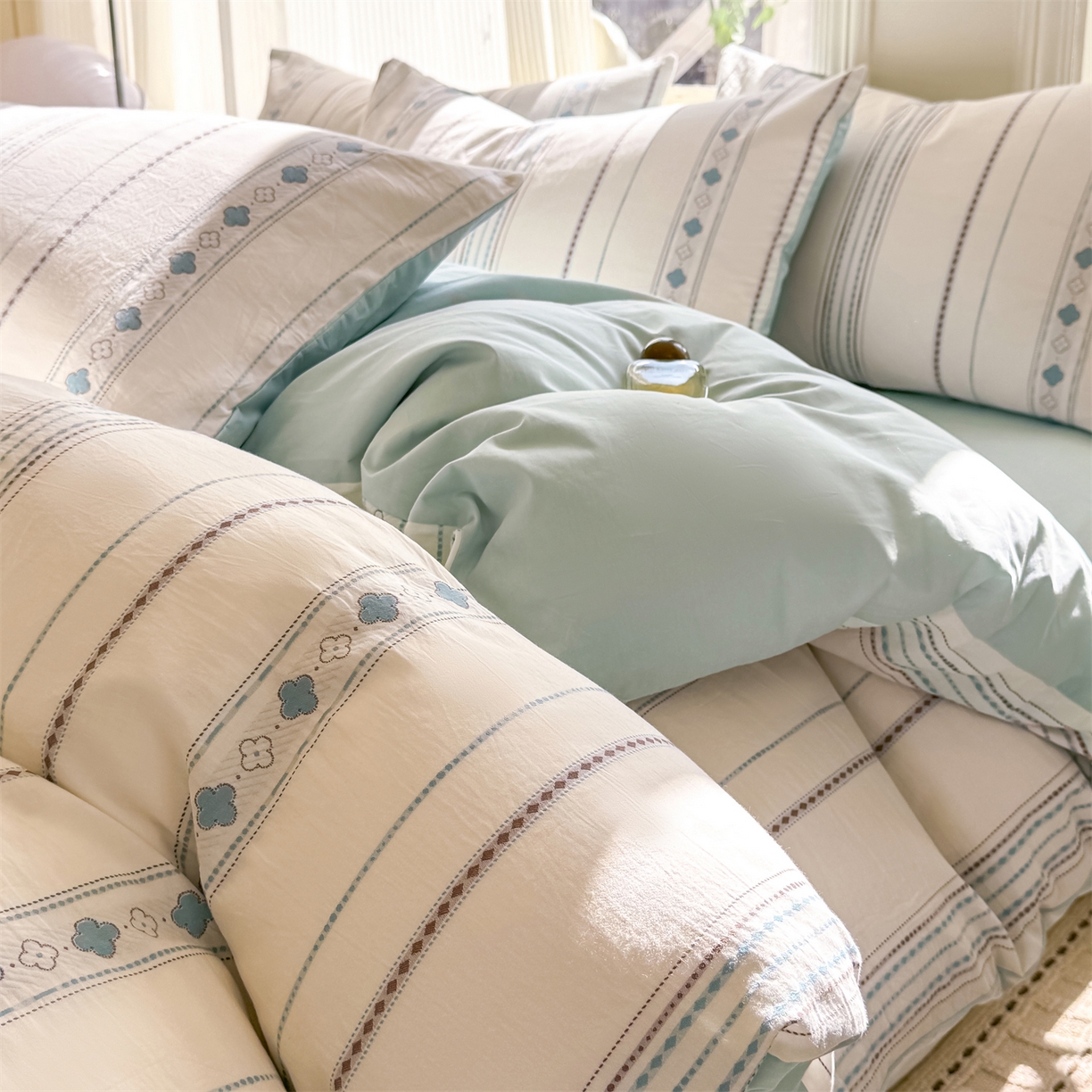 91家纺网 家纺一手货源 找家纺 灰鲸 2026新款A类全棉纯棉色织提花四件套 四叶星语-蓝