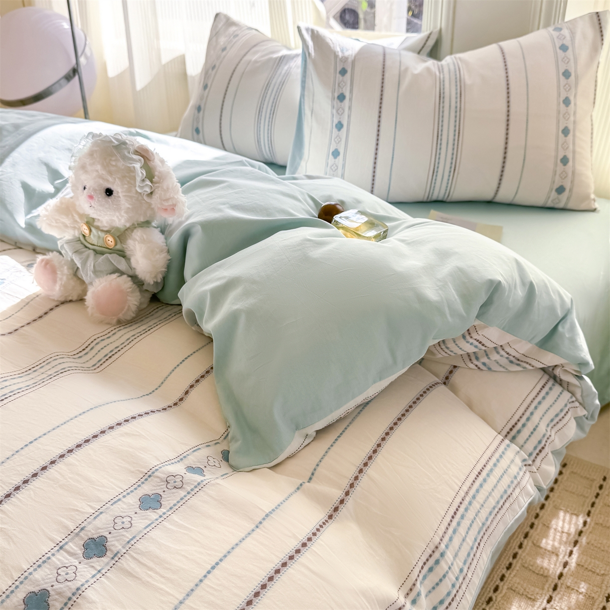 91家纺网 家纺一手货源 找家纺 灰鲸 2026新款A类全棉纯棉色织提花四件套 四叶星语-蓝