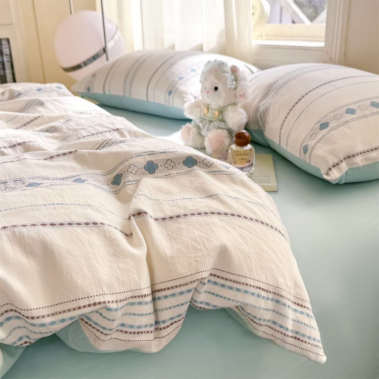 91家纺网 家纺一手货源 找家纺 灰鲸 2026新款A类全棉纯棉色织提花四件套 四叶星语-蓝