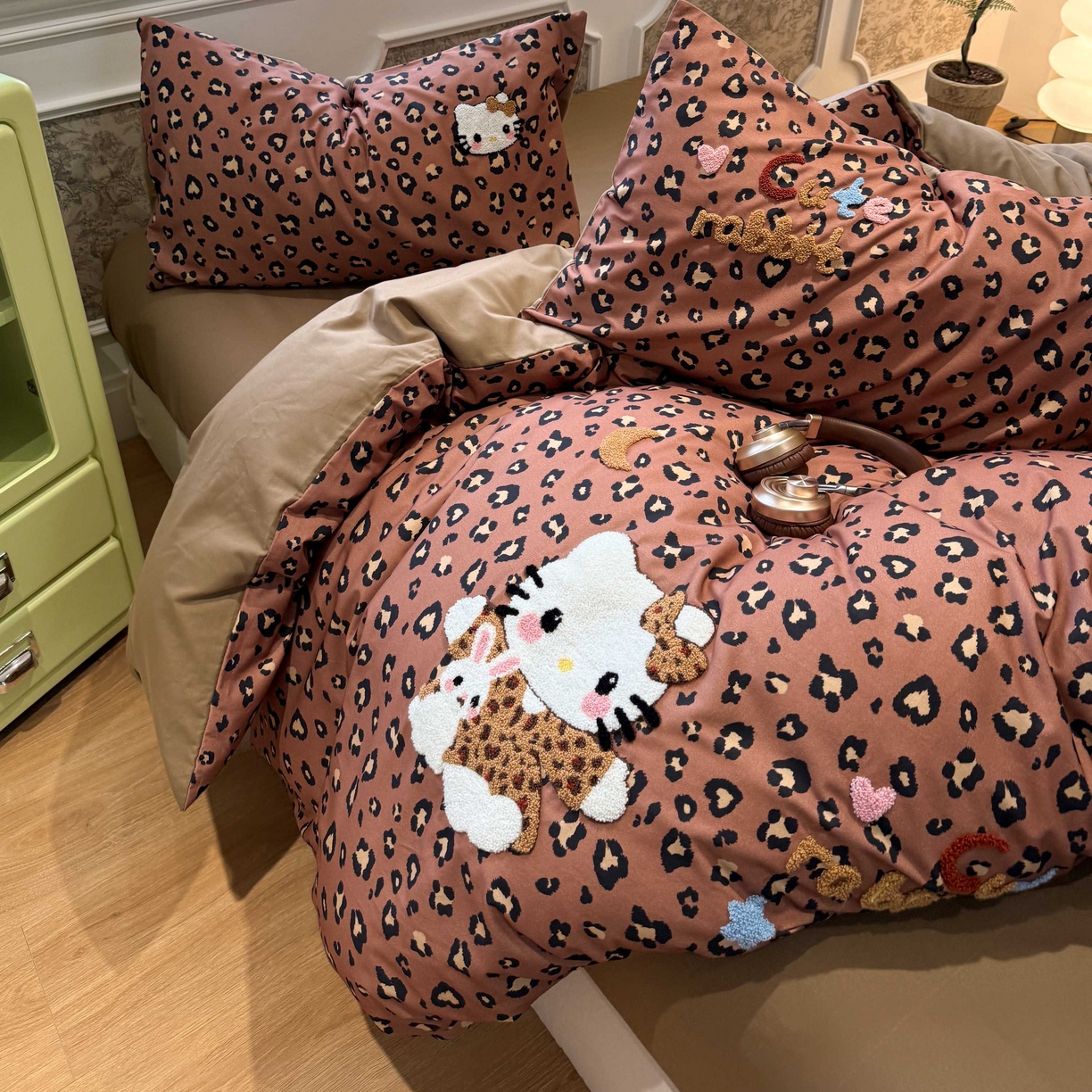 91家纺网 家纺一手货源 找家纺 珺柔家纺 2026新款全棉纯棉四件套 豹纹猫咪（咖）