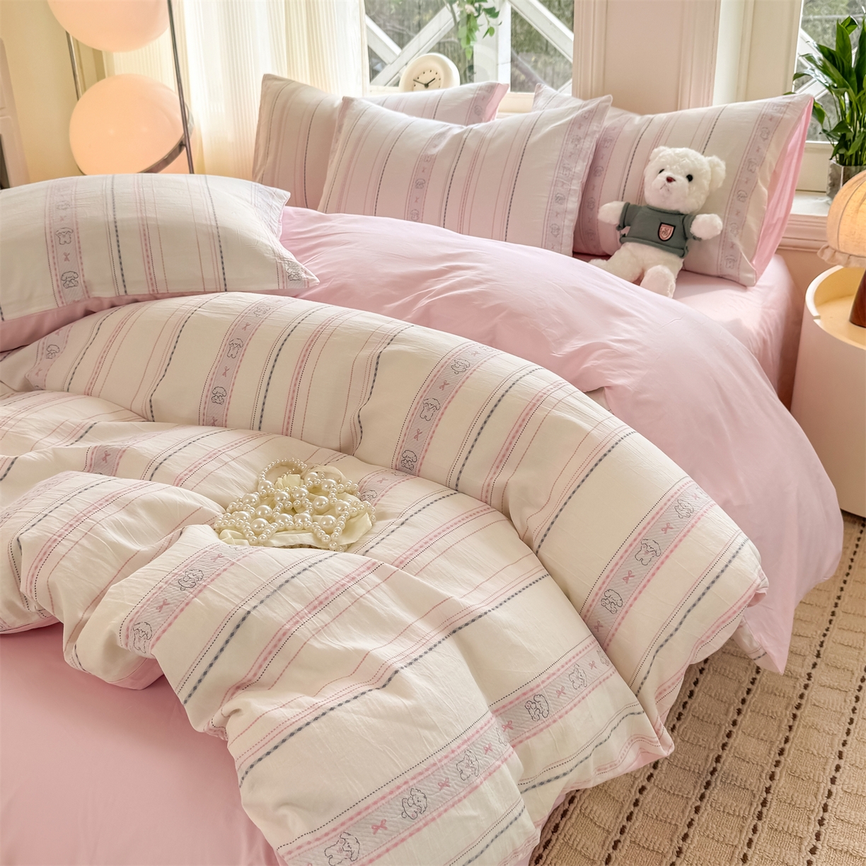 91家纺网 家纺一手货源 找家纺 灰鲸 2026新款A类全棉纯棉色织提花四件套 线条小狗-粉