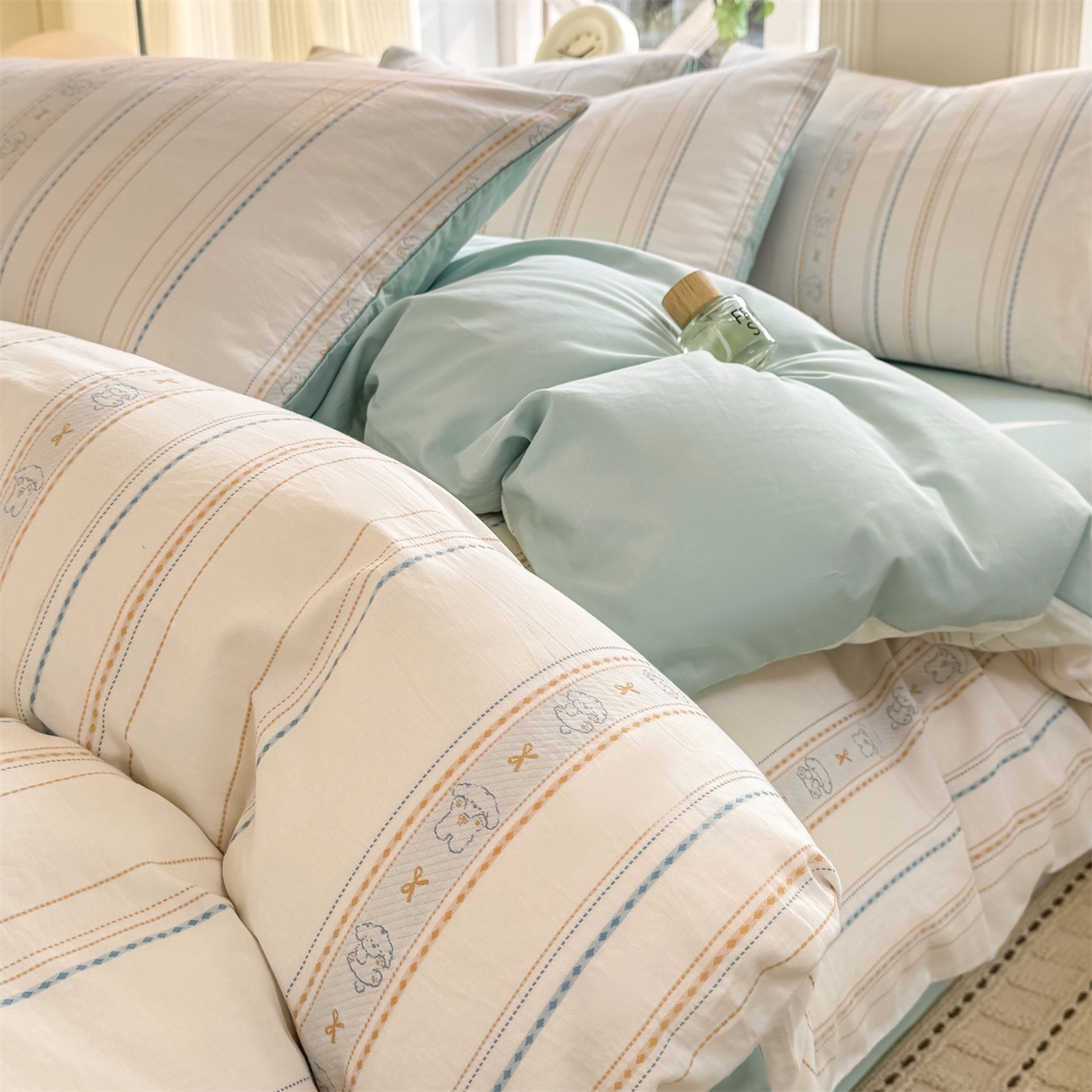 91家纺网 家纺一手货源 找家纺 灰鲸 2026新款A类全棉纯棉色织提花四件套 线条小狗-蓝