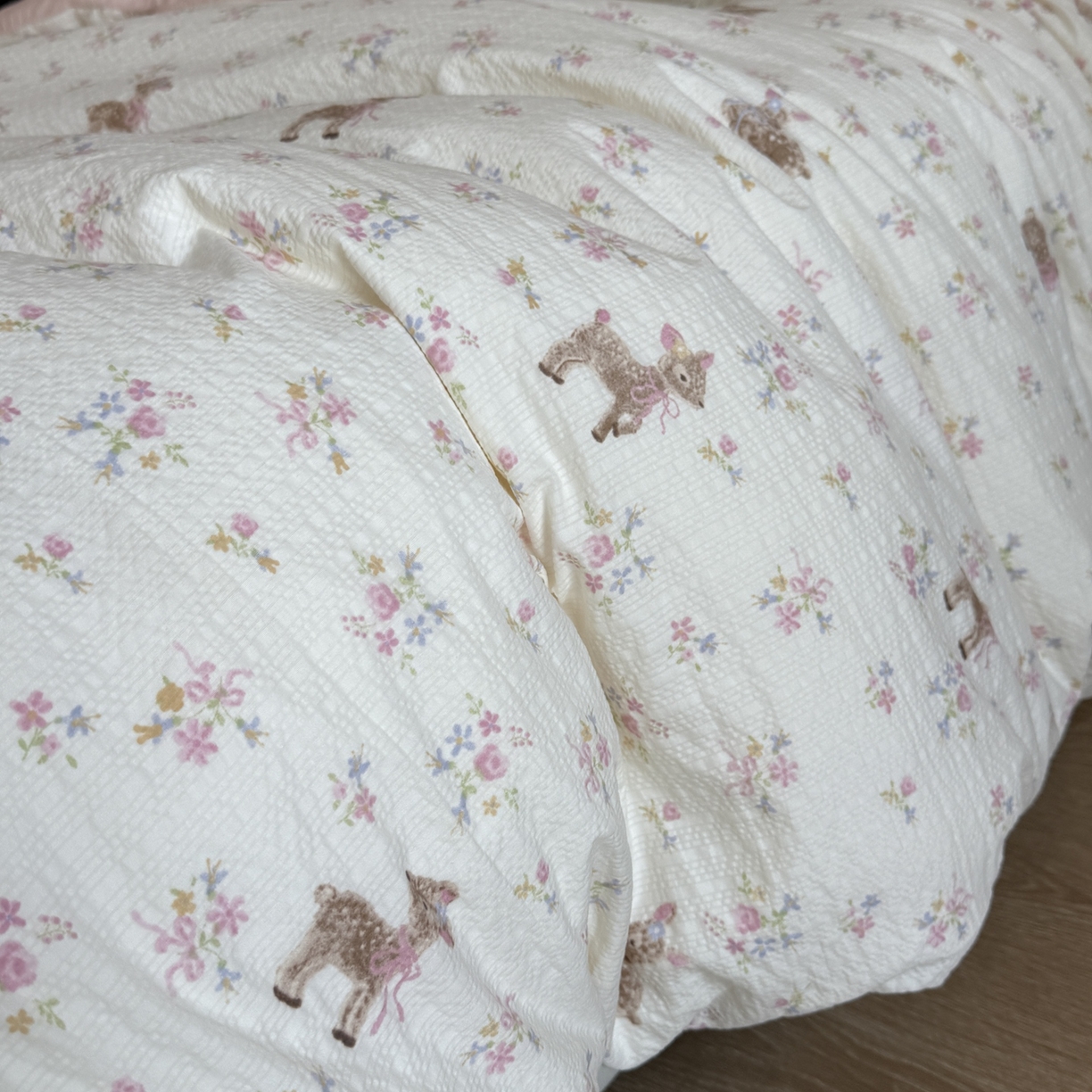 91家纺网 家纺一手货源 找家纺 美丽坊 2026新款爆款韩版泡泡纱四件套 花间鹿