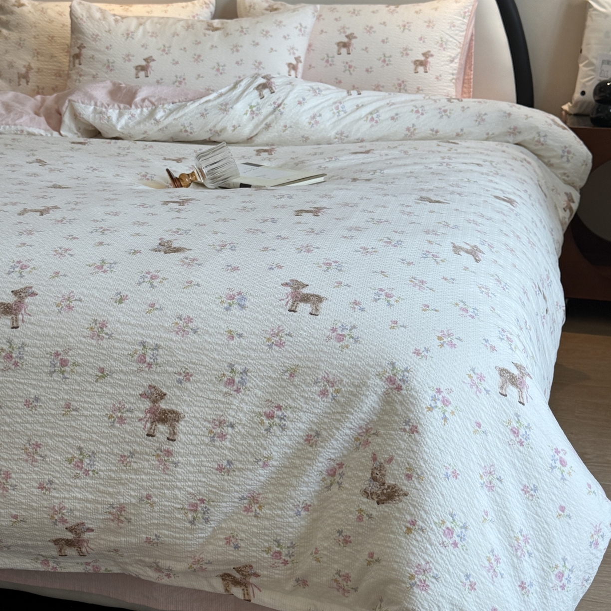 91家纺网 家纺一手货源 找家纺 美丽坊 2026新款爆款韩版泡泡纱四件套 花间鹿