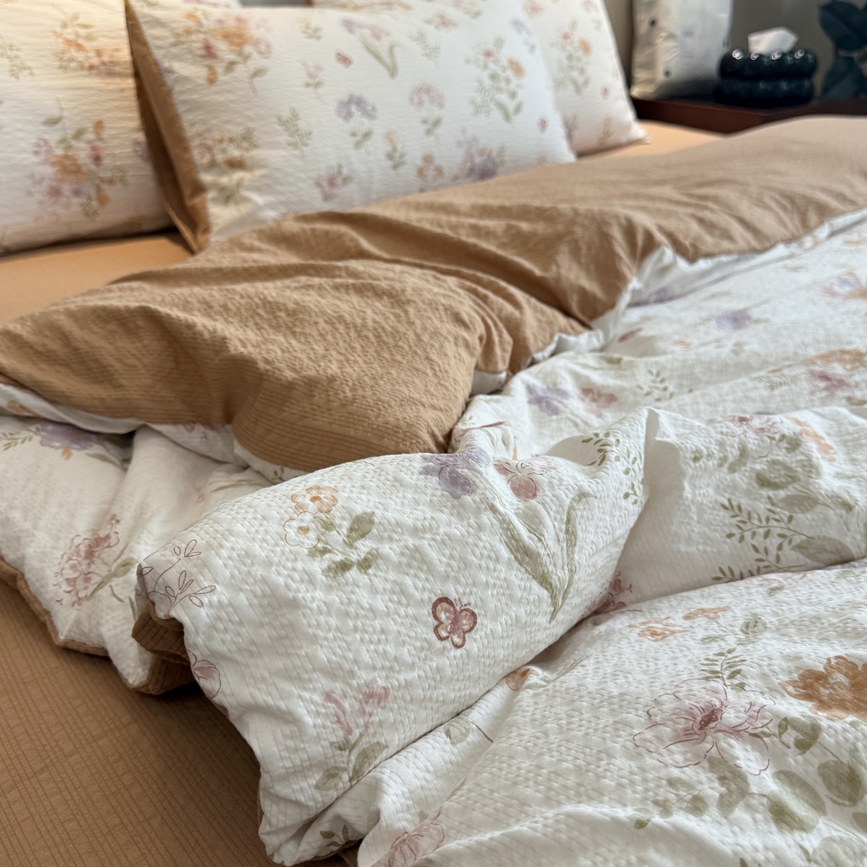 91家纺网 家纺一手货源 找家纺 美丽坊 2026新款爆款韩版泡泡纱四件套 花汀