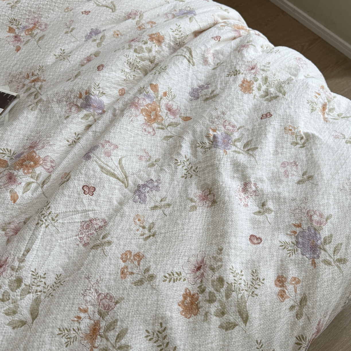 91家纺网 家纺一手货源 找家纺 美丽坊 2026新款爆款韩版泡泡纱四件套 花汀