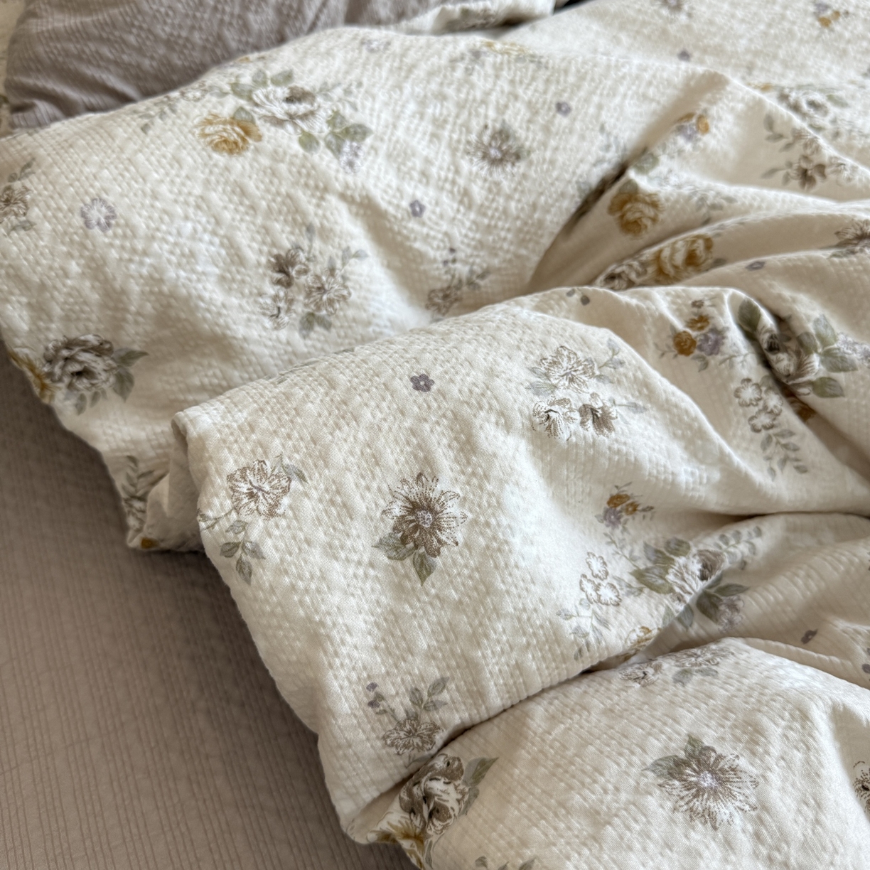 91家纺网 家纺一手货源 找家纺 美丽坊 2026新款爆款韩版泡泡纱四件套 米亚