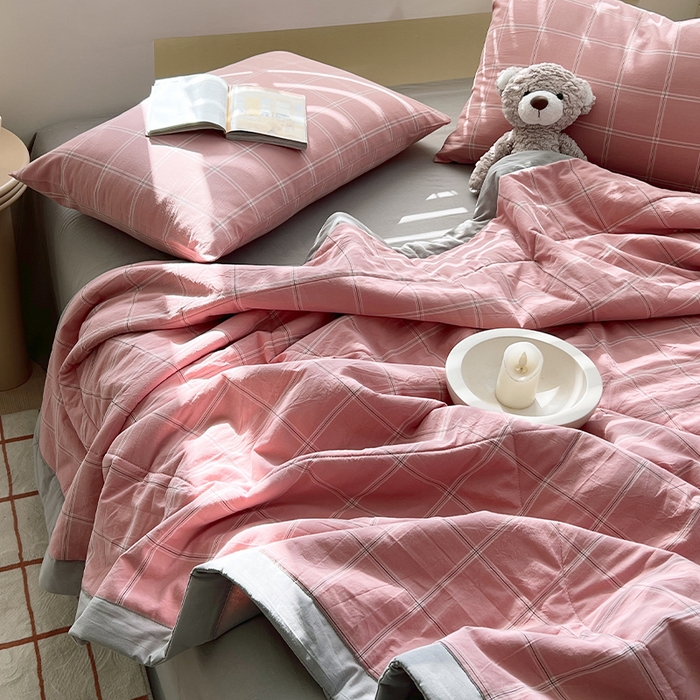 91家纺网 家纺一手货源 找家纺 春皖家纺 2026春夏新款全棉色织水洗棉夏被夏凉被空调被-云恋系列 云恋-格韵粉