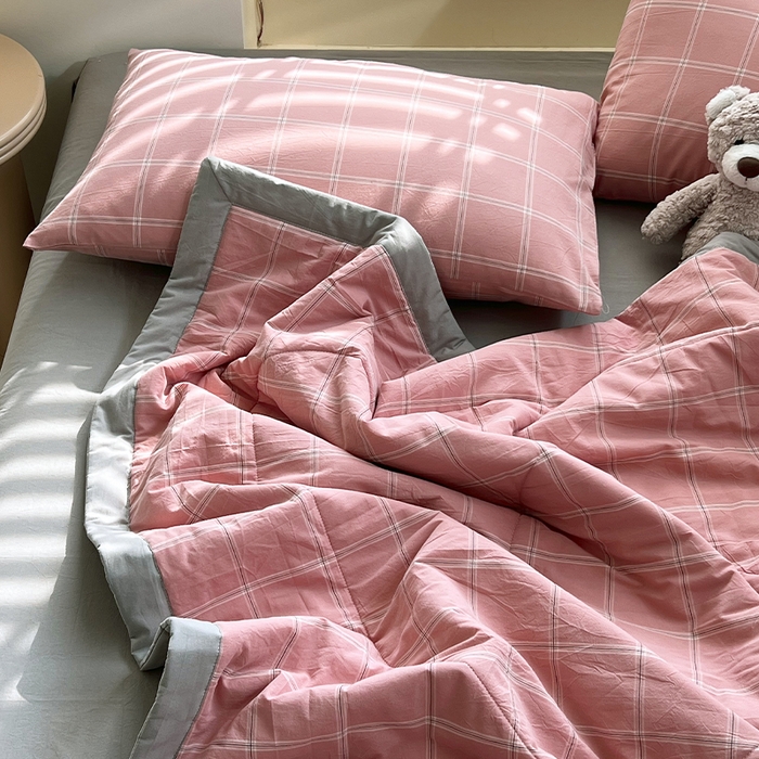 91家纺网 家纺一手货源 找家纺 春皖家纺 2026春夏新款全棉色织水洗棉夏被夏凉被空调被-云恋系列 云恋-格韵粉