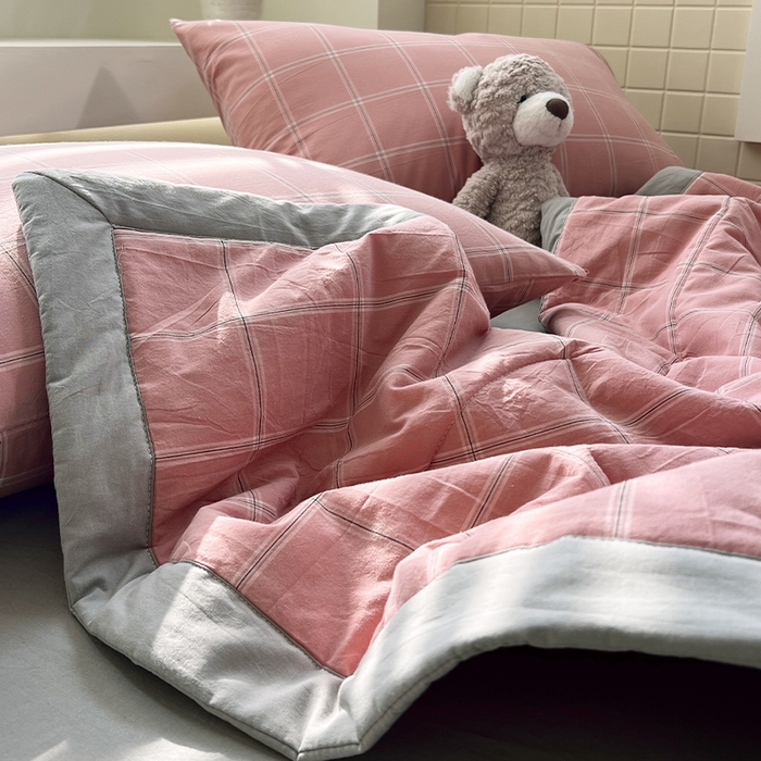 91家纺网 家纺一手货源 找家纺 春皖家纺 2026春夏新款全棉色织水洗棉夏被夏凉被空调被-云恋系列 云恋-格韵粉