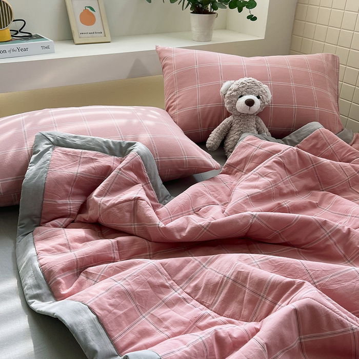 91家纺网 家纺一手货源 找家纺 春皖家纺 2026春夏新款全棉色织水洗棉夏被夏凉被空调被-云恋系列 云恋-格韵粉