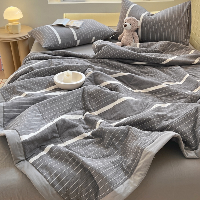 91家纺网 家纺一手货源 找家纺 春皖家纺 2026春夏新款全棉色织水洗棉夏被夏凉被空调被-云恋系列 云恋-灰白条