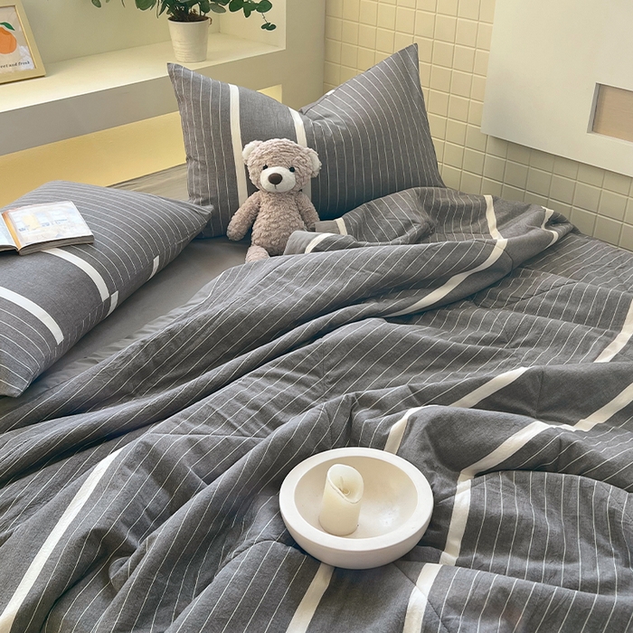 91家纺网 家纺一手货源 找家纺 春皖家纺 2026春夏新款全棉色织水洗棉夏被夏凉被空调被-云恋系列 云恋-灰白条