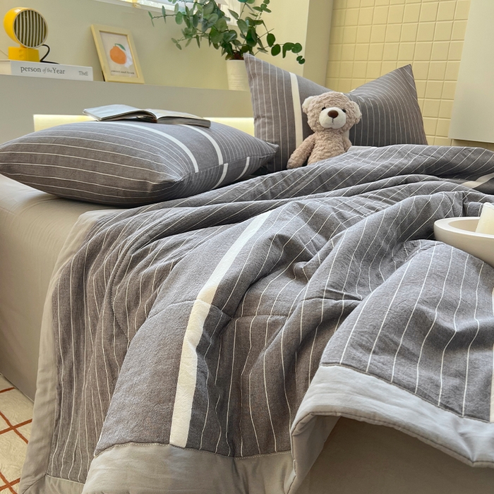 91家纺网 家纺一手货源 找家纺 春皖家纺 2026春夏新款全棉色织水洗棉夏被夏凉被空调被-云恋系列 云恋-灰白条