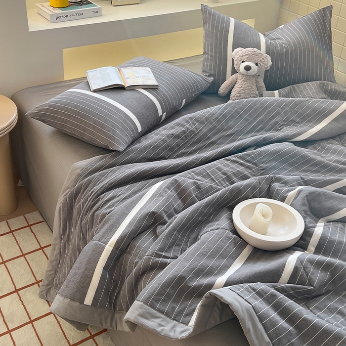 91家纺网 家纺一手货源 找家纺 春皖家纺 2026春夏新款全棉色织水洗棉夏被夏凉被空调被-云恋系列 云恋-灰白条