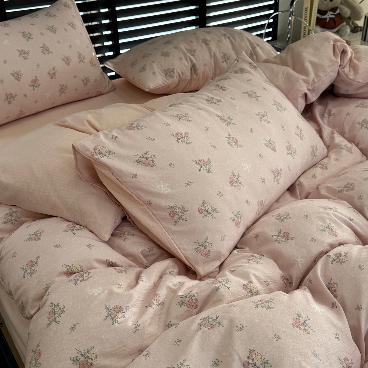 91家纺网 家纺一手货源 找家纺 美丽坊 2026新款韩系沐纱棉印花四件套 白茶