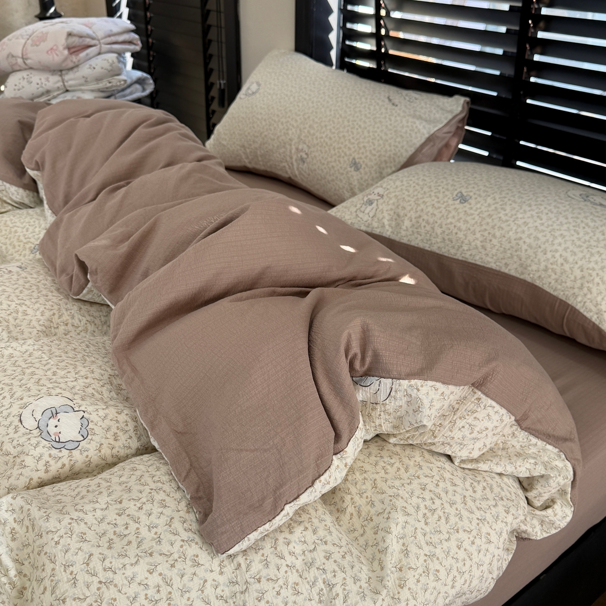 91家纺网 家纺一手货源 找家纺 美丽坊 2026新款韩系沐纱棉印花四件套 丛林喵