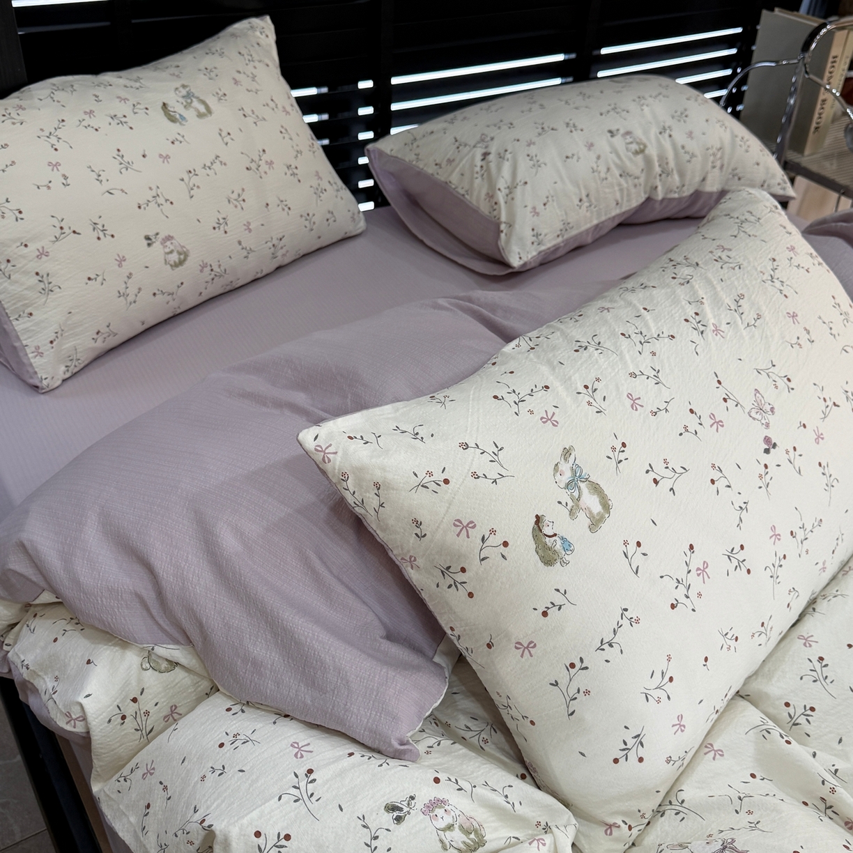 91家纺网 家纺一手货源 找家纺 美丽坊 2026新款韩系沐纱棉印花四件套 花与兔