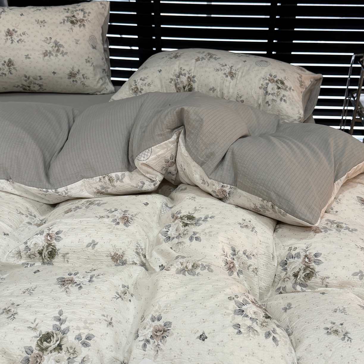 91家纺网 家纺一手货源 找家纺 美丽坊 2026新款韩系沐纱棉印花四件套 漫野