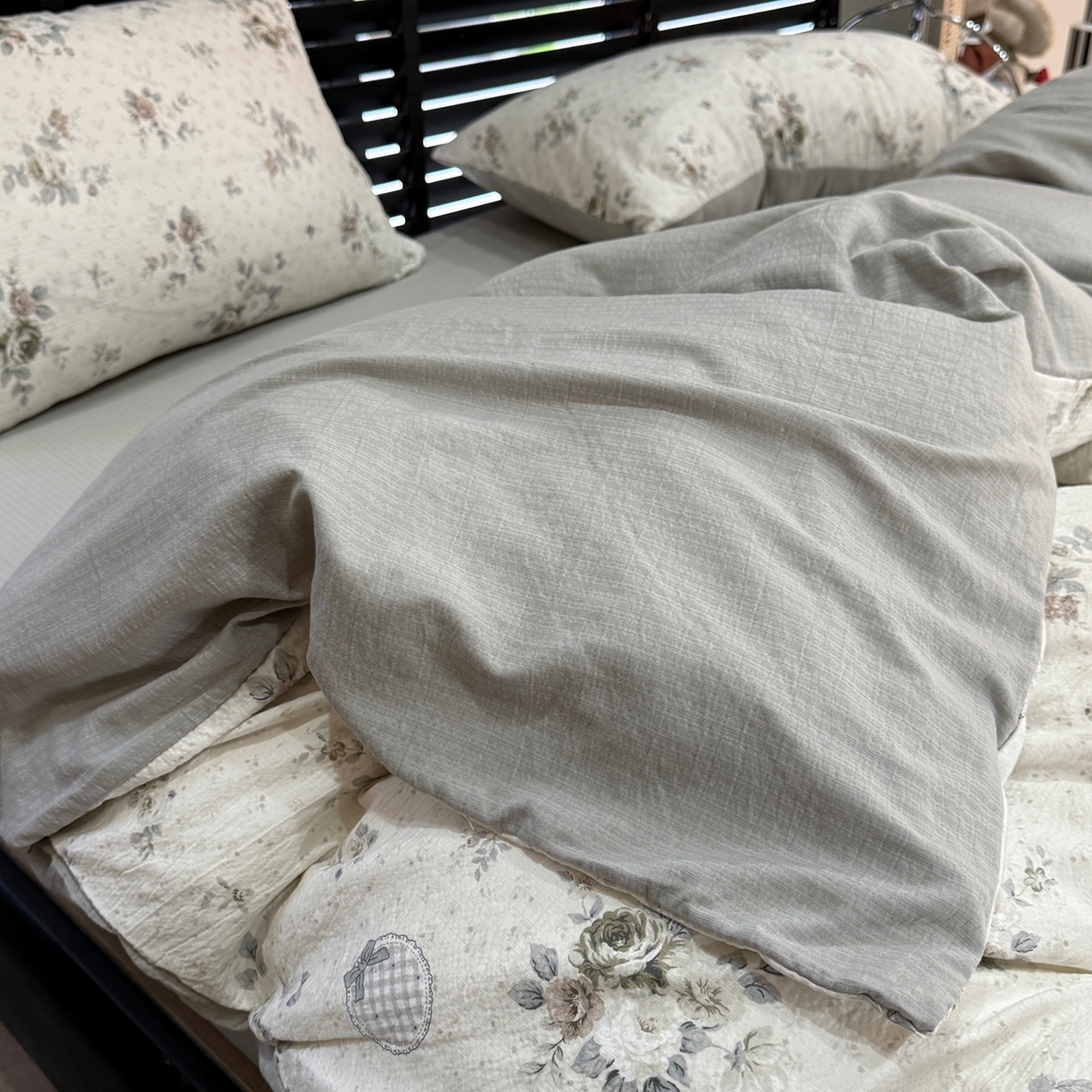 91家纺网 家纺一手货源 找家纺 美丽坊 2026新款韩系沐纱棉印花四件套 漫野