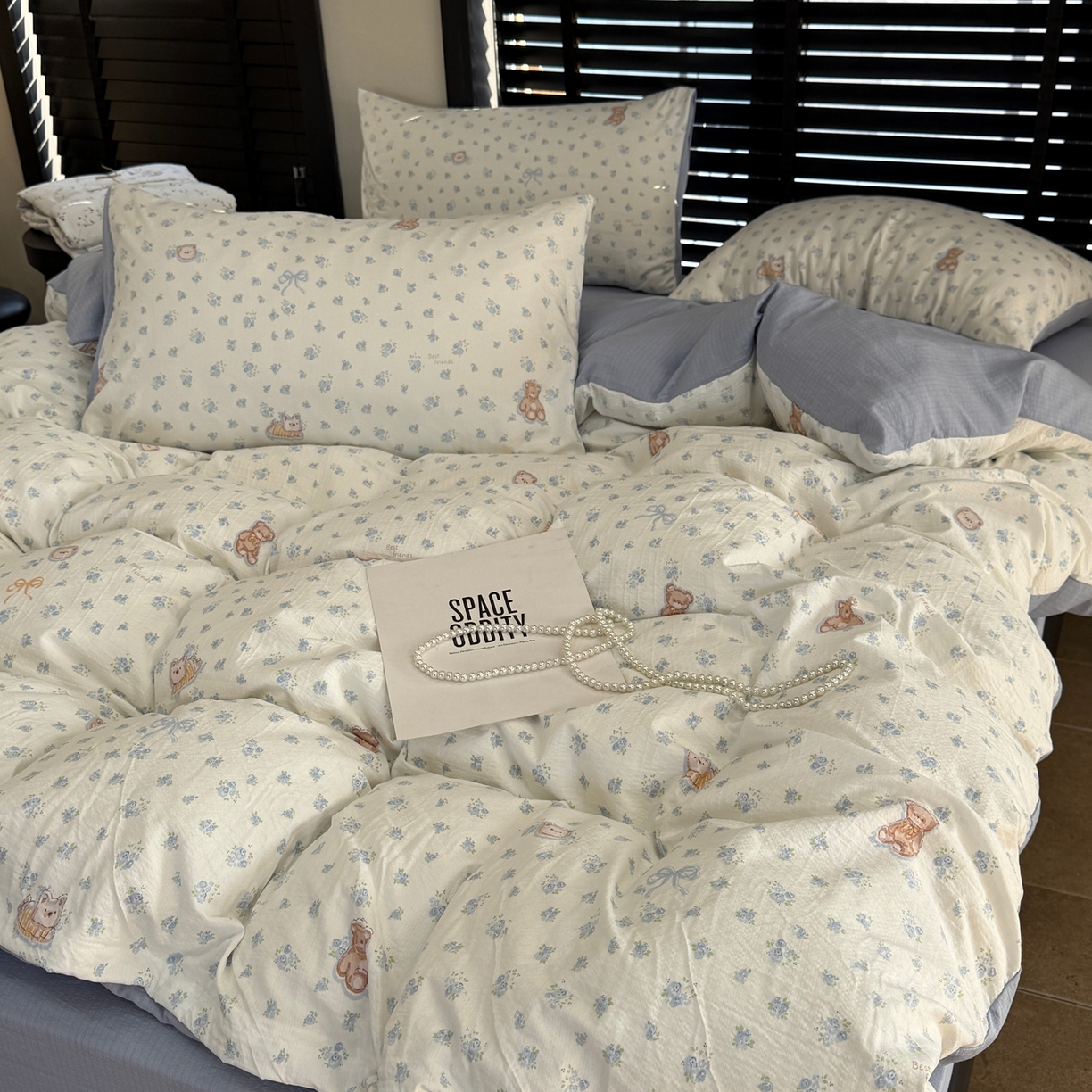 91家纺网 家纺一手货源 找家纺 美丽坊 2026新款韩系沐纱棉印花四件套 森林小熊