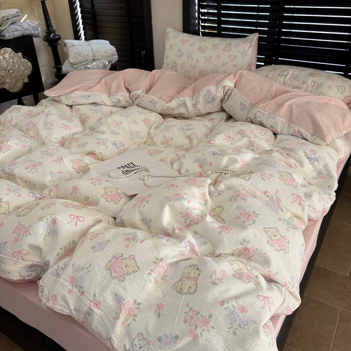 91家纺网 家纺一手货源 找家纺 美丽坊 2026新款韩系沐纱棉印花四件套 童趣粉