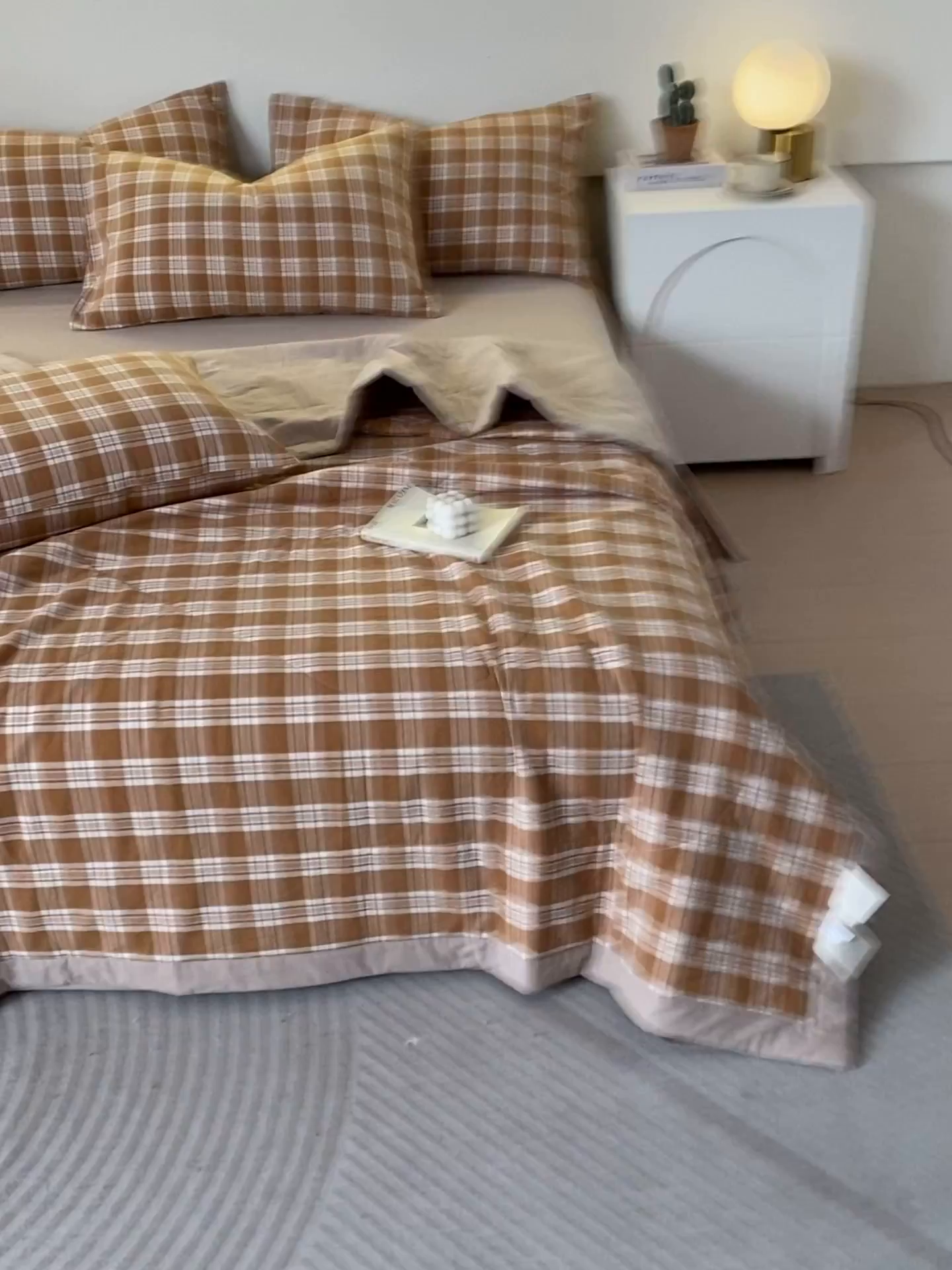 91家纺网 家纺一手货源 找家纺 春皖家纺 2026新款全棉色织宽边棉花夏被-云恋 云恋-黄调格