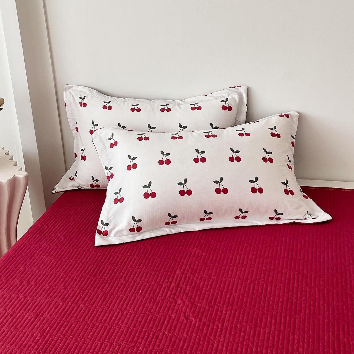 91家纺网 家纺一手货源 找家纺 麦田家纺 2026新款皱皱水洗棉床盖夏被夏凉被空调被四件套 樱桃蜜语