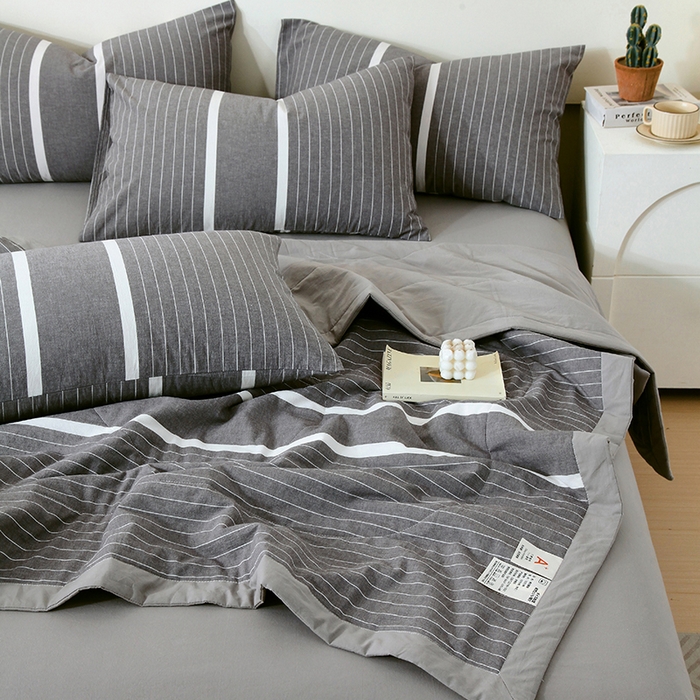 91家纺网 家纺一手货源 找家纺 春皖家纺 2026新款全棉色织宽边棉花夏被-云恋 云恋-灰白条