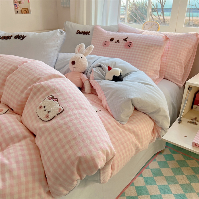 91家纺网 家纺一手货源 找家纺 （总）丽涵家纺 2026新款全棉色织水洗棉毛巾绣四件套-甜心小猫